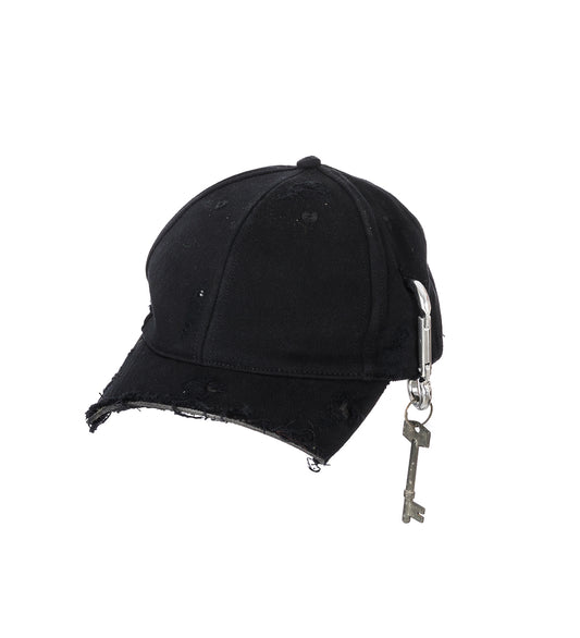 DISTRESSED KEYS CAP BLACK