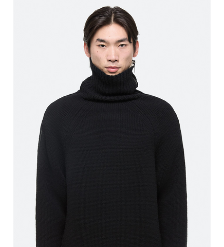 SUITCASE TURTLENECK BLACK